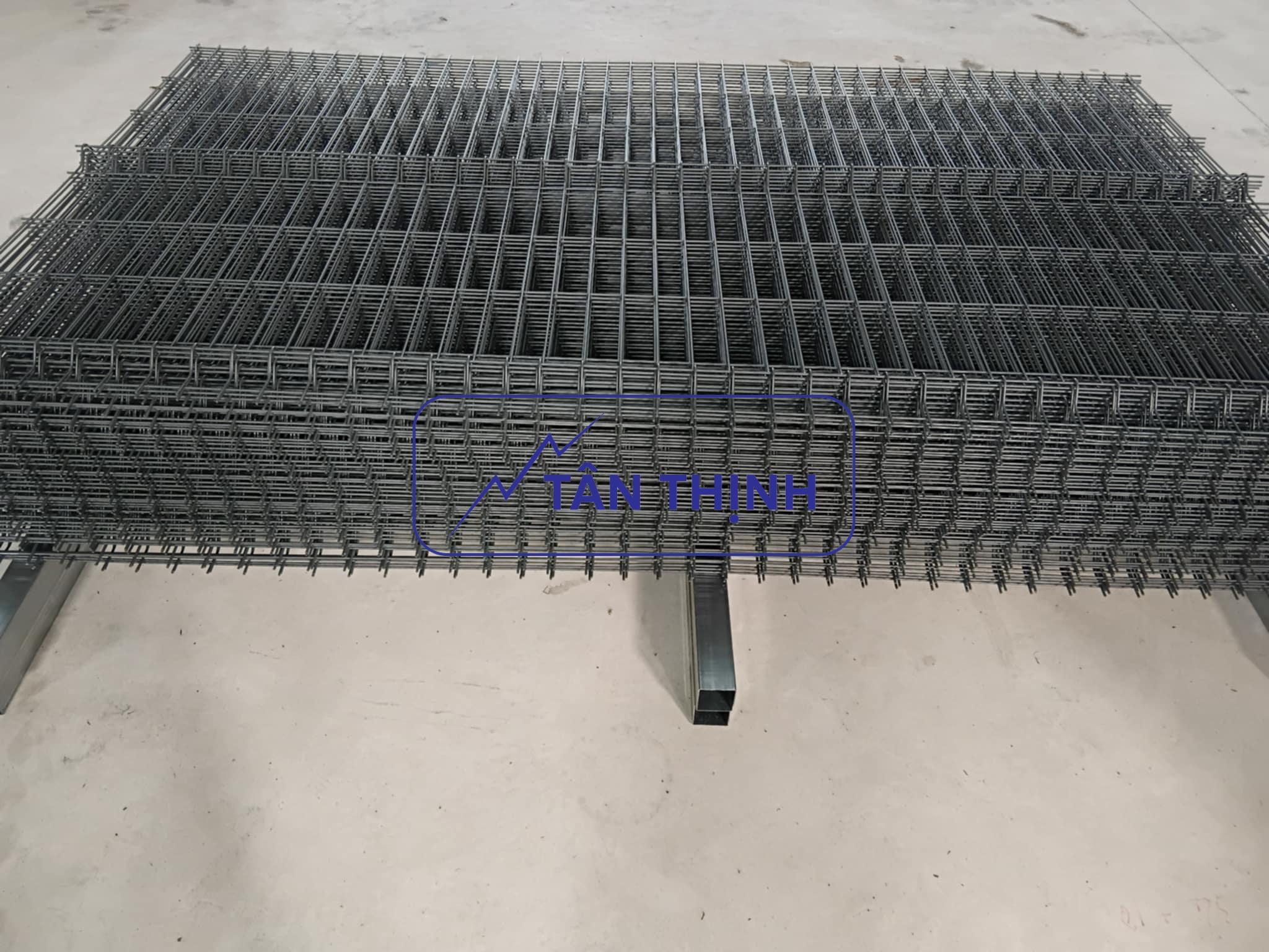 Hàng rào thép hộp kết hợp lưới thép hàn Hàng rào thép hộp kết hợp lưới thép hàn